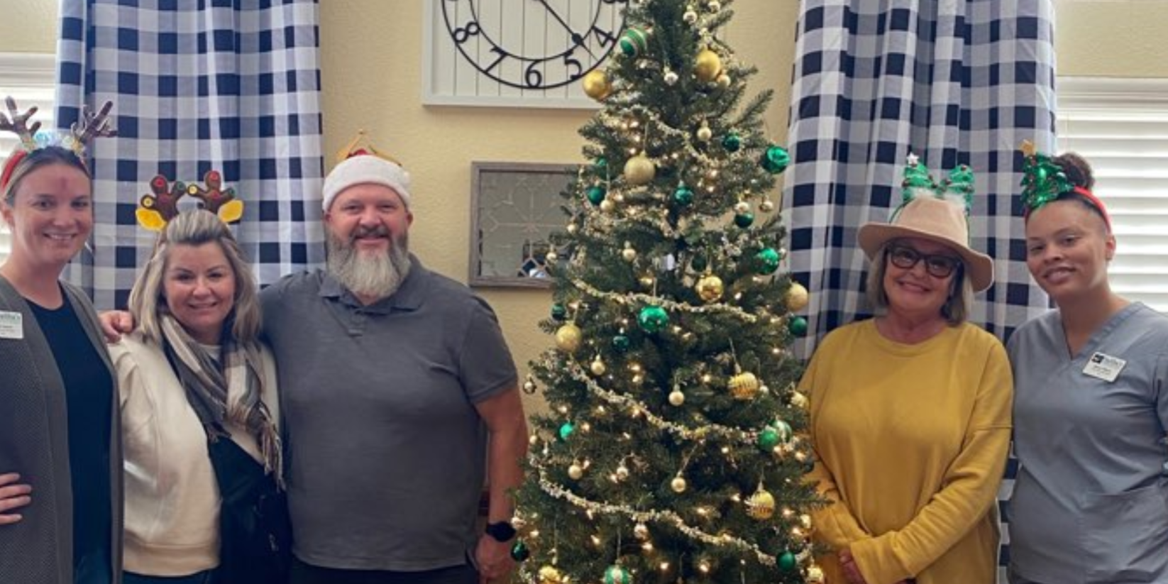 Saliba’s – Brookdale Ray Road Christmas Tree-12-2022 – 3-2